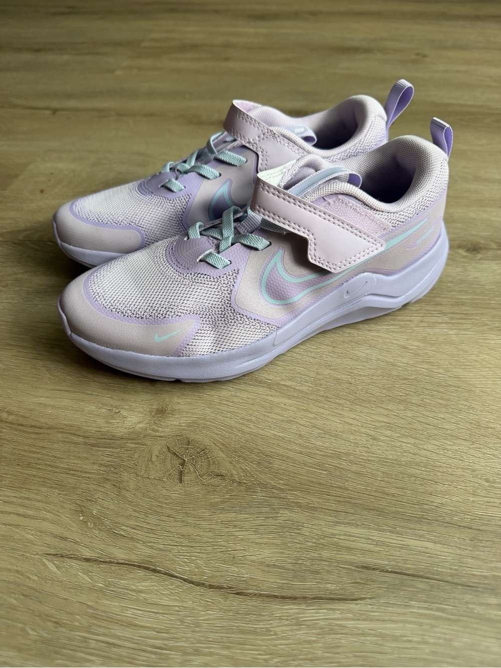 Nike Girls Cosmic Runner Purple Sneakers New SZ 3